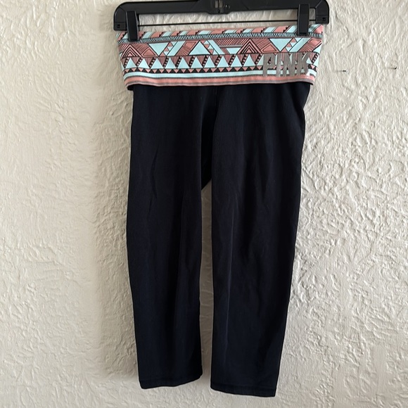 Victoria’s Secret Pink Yoga Cropped Leggings Black Fold Over Waistband Blue Logo - Picture 4 of 7